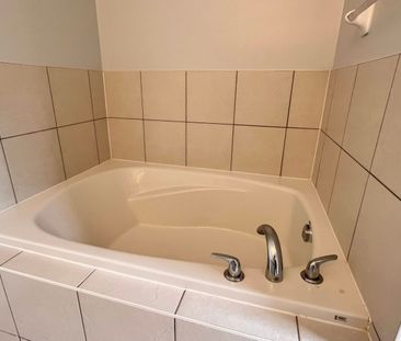 For Lease - 1261 Sim Place Unit# Upper, Milton, Ontario - Photo 2