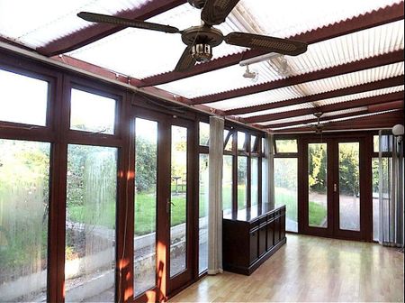 5 bedroom detached house to rent - Photo 2