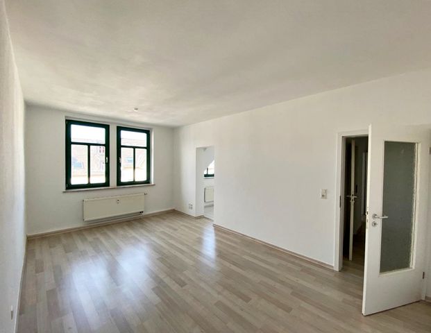 *** Lichtdurchflutete 2-Raum-Dachgeschosswohnung auf dem Chemnitzer Kaßberg *** - Photo 1