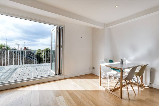 Hammersmith Grove, London, W6 - Photo 1