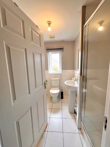 Room in a Shared House, Oakcliffe Road, M23 - Photo 5