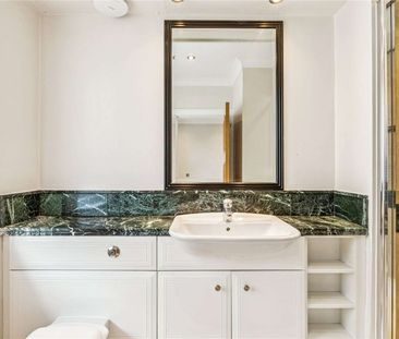 A modern three bedroom town house with river views and roof terrace... - Photo 4