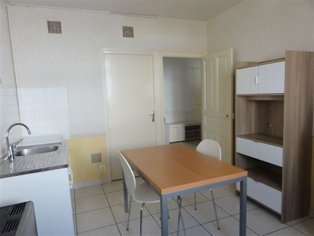 Location Appartement 2 pièces Meublé 34m² LE CREUSOT 71200 - Photo 3