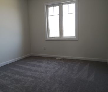 For Lease - 127 Gardenpost Terrace, Orleans - Cumberland and Area, ... - Photo 4