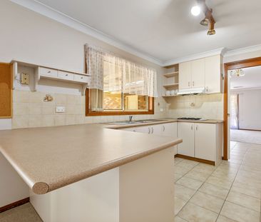 33 Warrambool Crescent Glenfield Park NSW - Photo 1