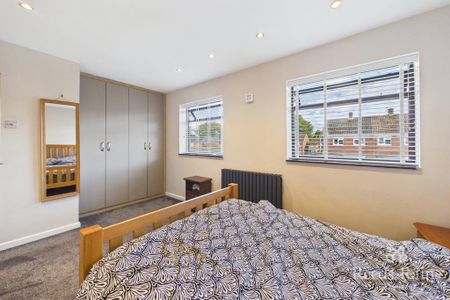 2 bedroom semi-detached house to rent - Photo 3