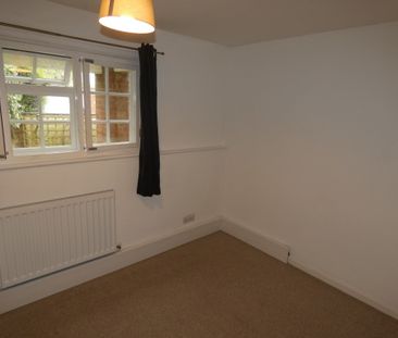 2 bed Apartment - To Let - Photo 6