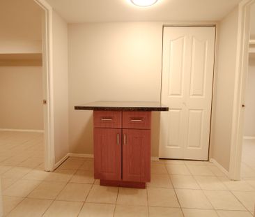 For Lease - 946 Eglinton Avenue, Toronto, Ontario - Photo 5