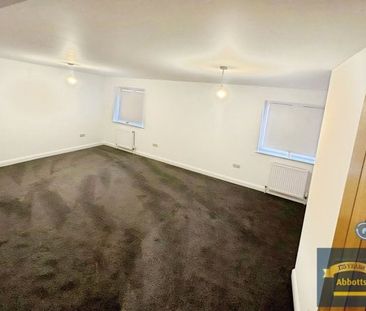 18A Weeley Road, Clacton-On Sea - Photo 2