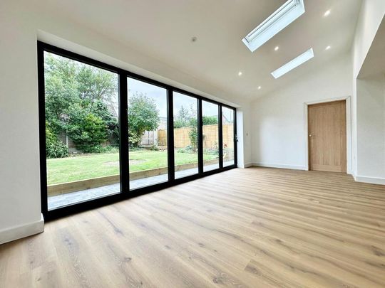 4 bedroom detached house to rent - Photo 1