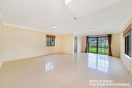 Super sized Family Home with Water views - Photo 4