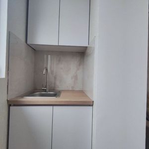Se inchiriaza garsoniera in zona Racadau - Fotografie 2
