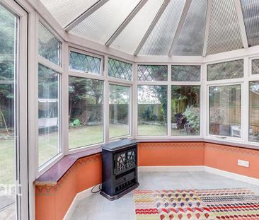 4 bedroom detached house to rent - Photo 4