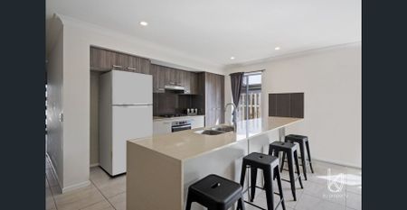 Spacious Family Home With Lots of Space! - Photo 5