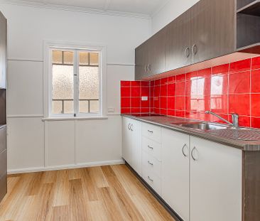 1 & 2/5 Eighth Avenue, South Townsville QLD 4810 - Apartment For Re... - Photo 2