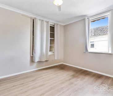 Perfect Position - Photo 2