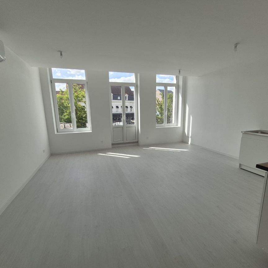 Location Appartement 3 pièces 99m² ST AMAND LES EAUX 59230 - Photo 1