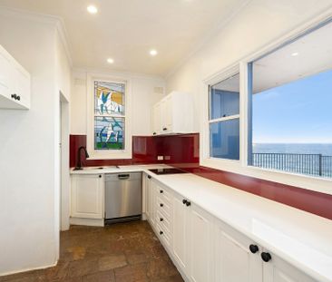 Sought after oceanfront home on Bilgola Beach - Photo 2