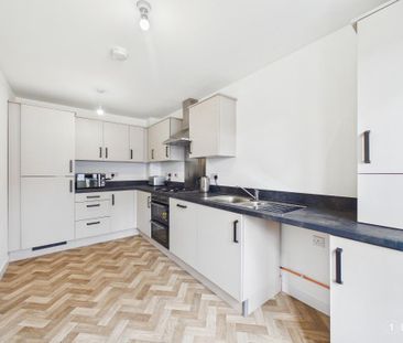 3 bedroom semi-detached house to rent - Photo 6