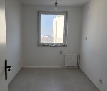 Erstbezug nach Sanierung: 4 Zi. Luxus-Wohnung im 11. OG Balkon - Photo 4
