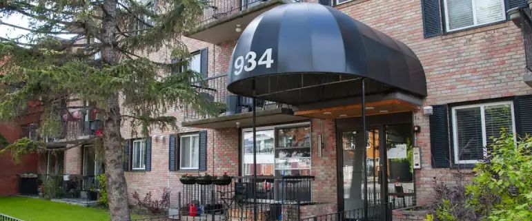 Open Concept 1 Bedroom Apartment in Sunnyside | 205 - 934 2 Avenue Northwest, Calgary - Photo 1