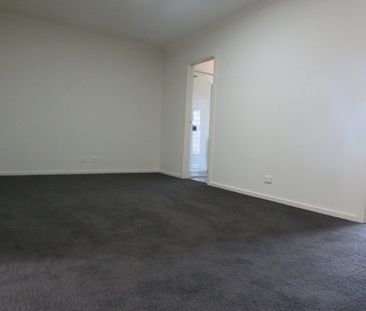 Quality 2 Bedroom Townhouse - Photo 2