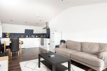 1 bedroom flat to rent - Photo 2