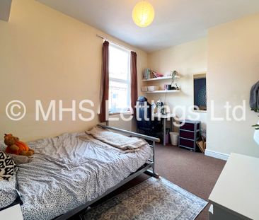 4 Bedroom Mid Terraced House for rent in Hessle Mount - Photo 6