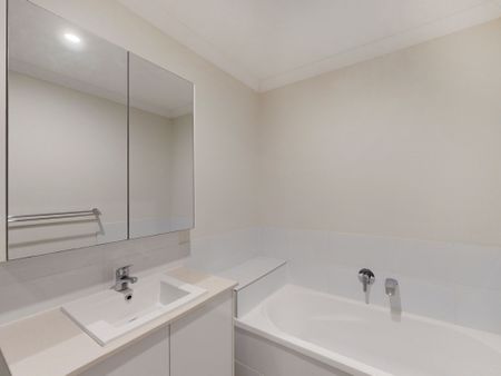 3 bedroom 2 level townhouse - Photo 5