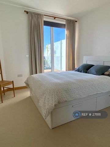 1 bedroom penthouse to rent - Photo 5