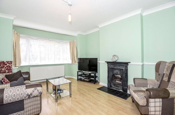 3 Bed Flat, Alexandra Avenue, HA2 - Photo 1