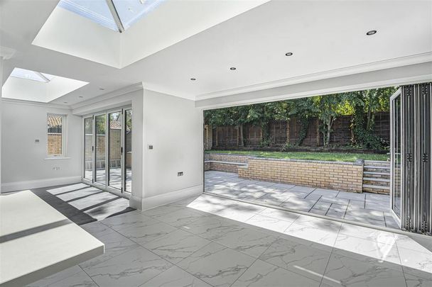 4 bedroom detached house to rent - Photo 1