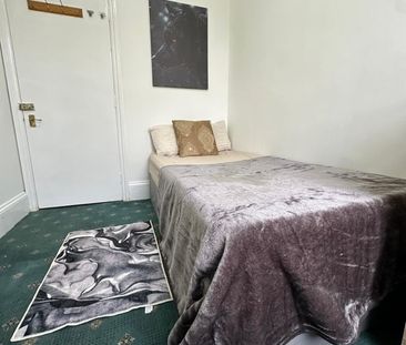 Room in a Shared Flat, Wrottesley Road, NW10 - Photo 1