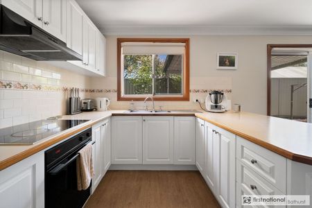 Beautifully Presented Villa in a Quiet, Well-Maintained Complex - Photo 3