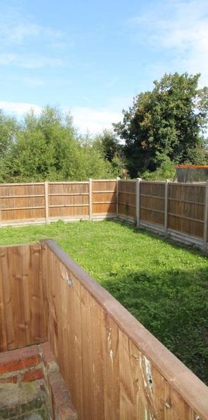 2 bedroom terraced house to rent - Photo 1