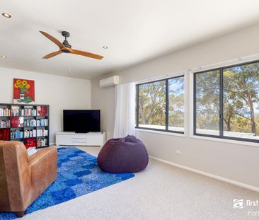 Stunning four bedroom home with water views - Photo 4
