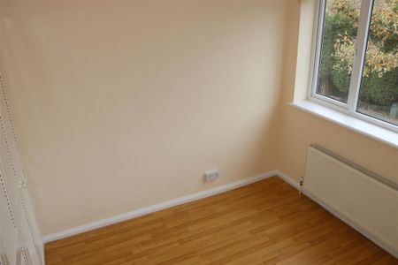 3 bedroom link detached house to rent - Photo 3