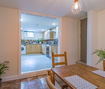 Burchett Place, Leeds - Photo 6
