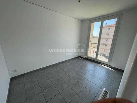 Appartement 2ème étage situé à Valréas, - Photo 1