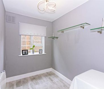 3 bedroom ground floor flat to rent - Photo 4