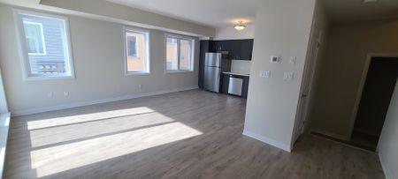 For Lease - 102 Seabrook Drive, Kitchener, Ontario - Photo 4