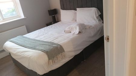 2 bedroom flat to rent - Photo 5