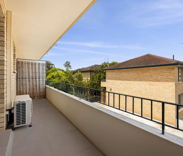 STYLISH & CONVENIENT COASTAL LIVING - Photo 5