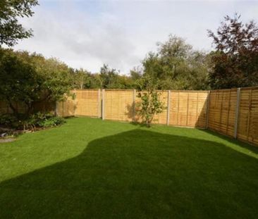 3 bedroom end of terrace house to rent - Photo 1