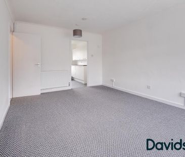 2 bedroom end of terrace house to rent - Photo 3