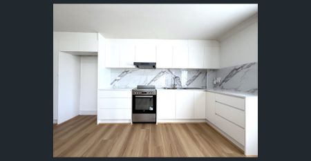 Huge renovated 1 bedroom house-ground level - Photo 2