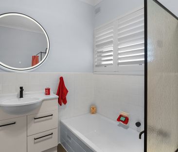 Open the Door to Easy Living in a Light-Filled Morphettville Retreat - Photo 2