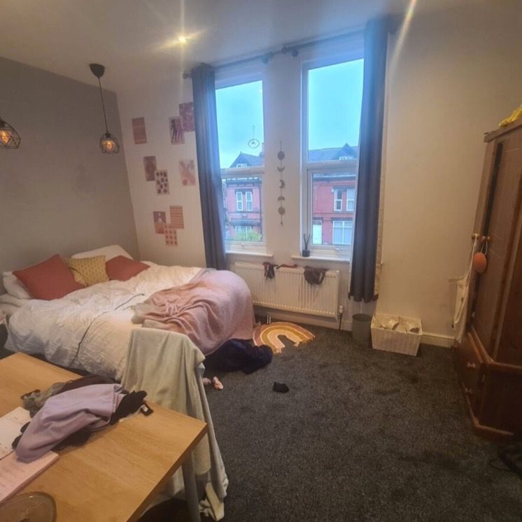 6 Bed - 72 Royal Park Avenue, Hyde Park, Leeds - LS6 1EY - Student - Photo 1