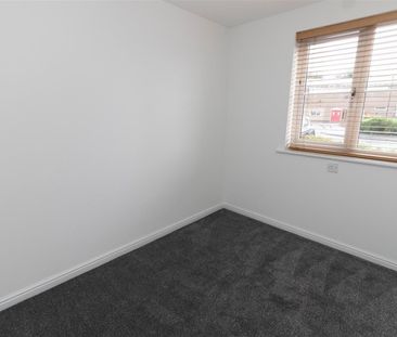 2 Bedroom House - Photo 2