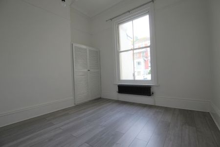 2 bed flat to rent in Warrior Gardens, St. Leonards-On-Sea, TN37 - Photo 3